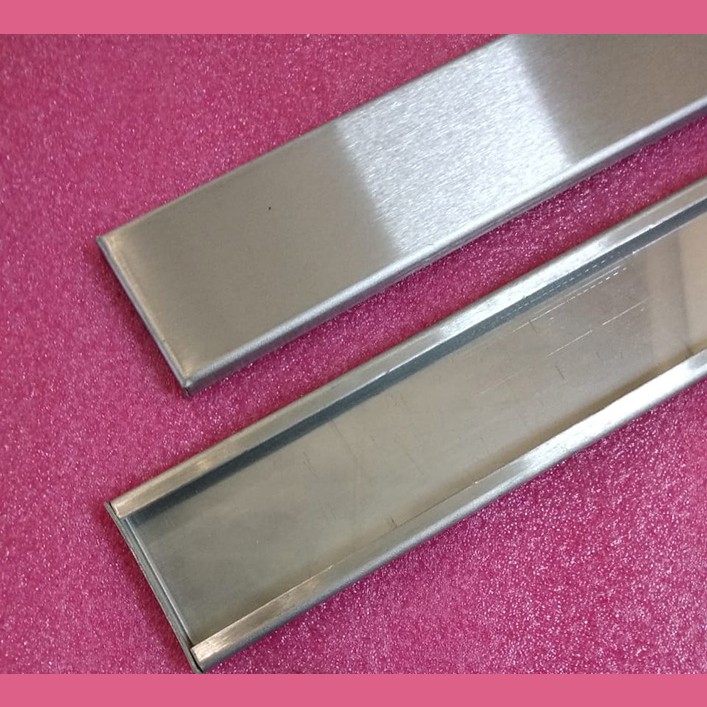 Плинтус кабины L-2098 мм нерж.сталь шлиф. ZAA402DV