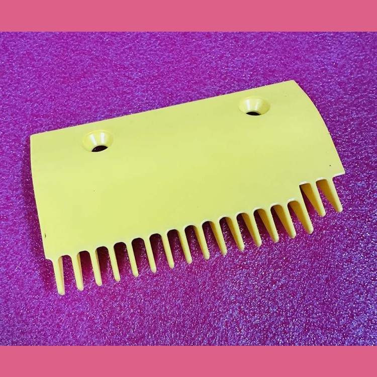Гребенка левая эскалатора SCE желтая 17 зубьев 158x10mm Sigma