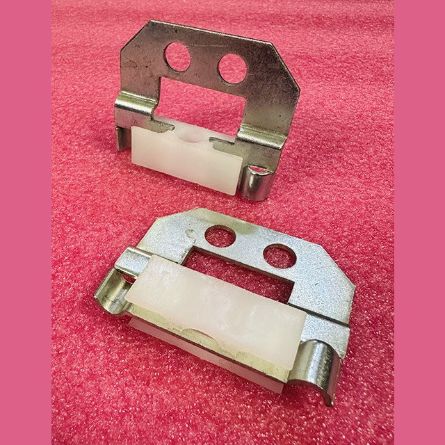 Башмак двери скользящий трек 16мм в сборе Compact AGH.0006.C0000 Fermator